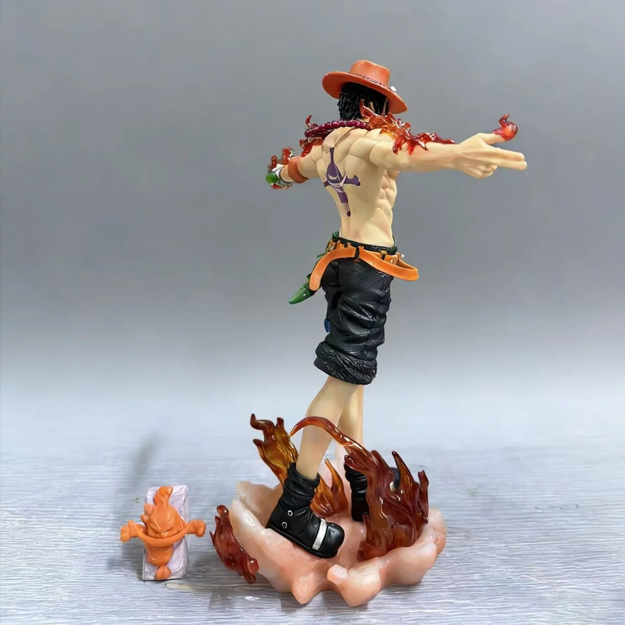 Figure One Piece 28cm Portgas